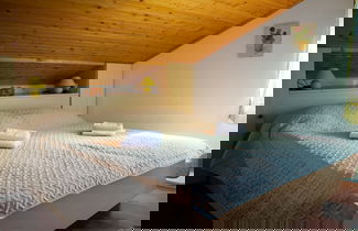 Foto 3 - Sunny Holiday Home With Terrace