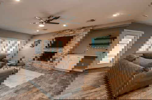 Foto 10 - Modern Chic Old Town Scottsdale Home W/pool & Gym!