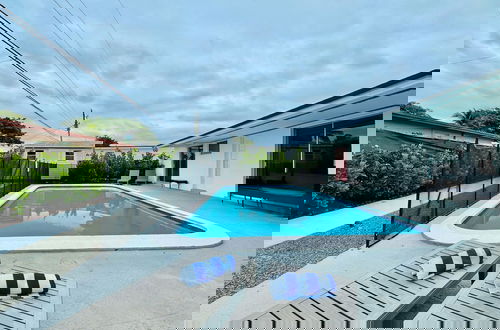 Foto 9 - Tropical Villa King Bed Pool Top Location