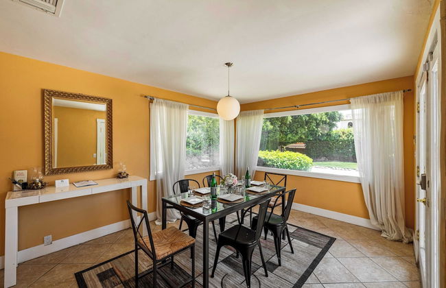 Dandelion by Avantstay Pool, 0.2mi to Downtown! - Foto 11