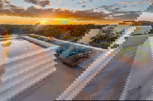 Foto 4 - Studio With Great Rooftop Pool