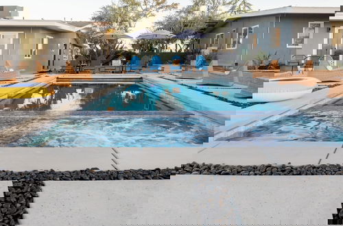 Photo 25 - Sunset Grove by Avantstay New Pool Desert Views