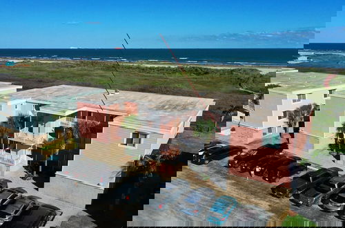Foto 10 - Bubbly Blew by Avantstay Beachfront Condo View