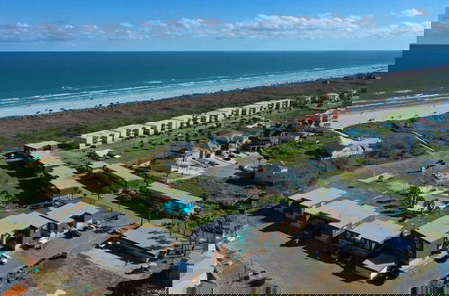 Foto 48 - Bubbly Blew by Avantstay Beachfront Condo View