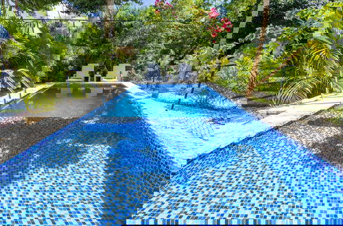 Foto 14 - New Stylish 3BR Villa With Private Pool Terrace