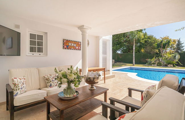Luxury Family Escape Golf & Pool Retreat - Photo 23