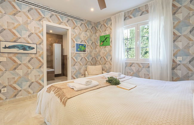 Luxury Family Escape Golf & Pool Retreat - Photo 9