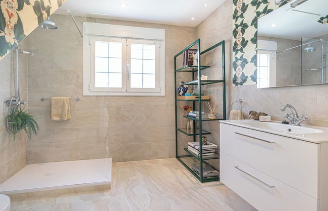 Luxury Family Escape Golf & Pool Retreat - Photo 21