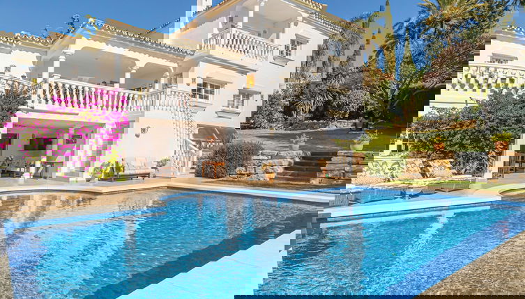 Foto 1 - Luxury Family Escape Golf & Pool Retreat