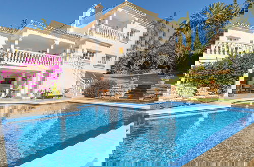 Foto 1 - Luxury Family Escape Golf & Pool Retreat