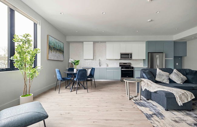 Upstay Brand New Contemporary Apartment Near Soco - Photo 4