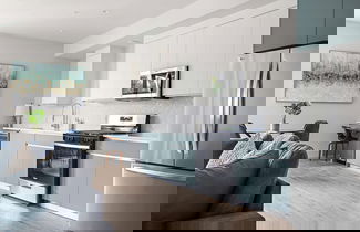 Foto 3 - Upstay Brand New Contemporary Apartment Near Soco