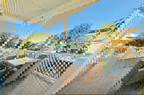 Foto 12 - Perfect Beach House 2min Walk With Heated Pool and Hot Tub 4 bed 3 Bath With Pet Friendly
