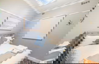 Foto 2 - StayAU 4BRM Charming Home in Mt Colah