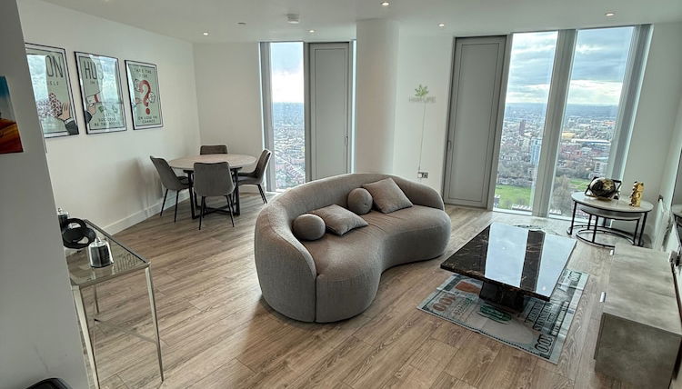 Photo 1 - 3 Bedroom Apt In The Centre Of Deansgate New Build