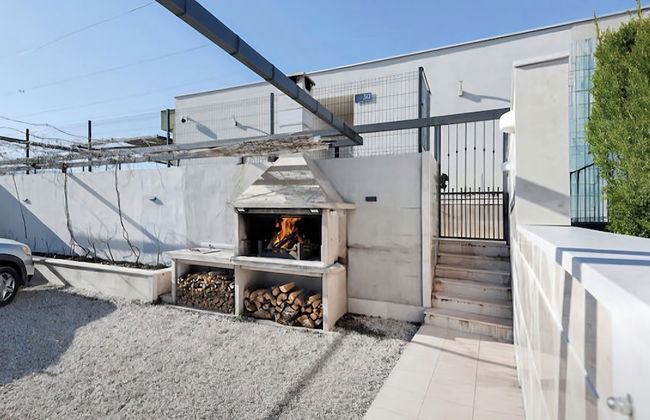 Villa Gariful - Sleeps 10 - Pool - Hottub - Petsok - Foto 22