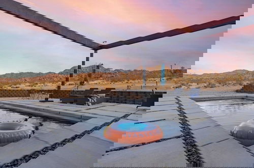 Foto 12 - Luxe Modern Escape w/ Pool, Hottub, Firepit, Desert View Obsidian by Avantstay