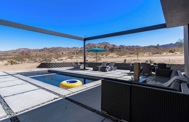 Luxe Modern Escape w/ Pool, Hottub, Firepit, Desert View Obsidian by Avantstay - Photo 22