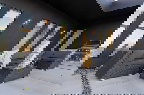 Foto 19 - Luxe Modern Escape w/ Pool, Hottub, Firepit, Desert View Obsidian by Avantstay