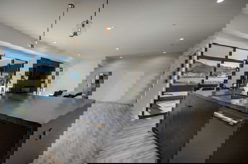 Foto 3 - Luxe Modern Escape w/ Pool, Hottub, Firepit, Desert View Obsidian by Avantstay