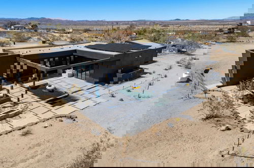 Foto 1 - Luxe Modern Escape w/ Pool, Hottub, Firepit, Desert View Obsidian by Avantstay