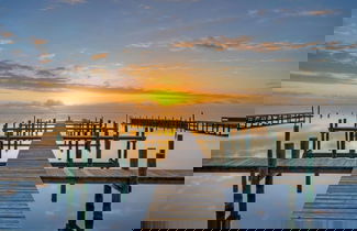 Foto 3 - Bayside Lodge by Avantstay Panoramic Water Views