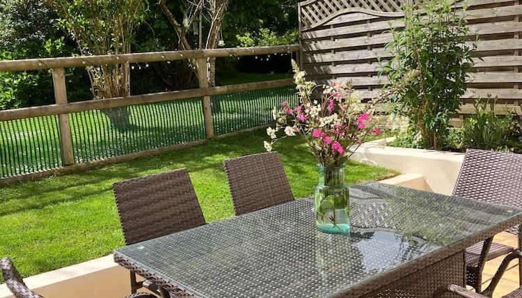 Photo 1 - 1 Courtyard Cottage With hot tub and Walled Garden