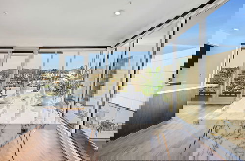 Foto 13 - Luxury 2BR Hollywood Sign View by Oneluxstay