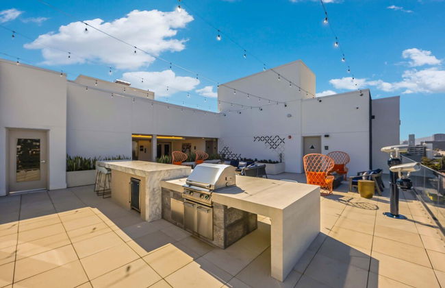 Luxury 2BR Hollywood Sign View by Oneluxstay - Photo 36