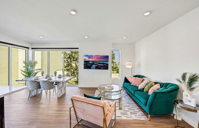 Luxury 2BR Hollywood Sign View by Oneluxstay - Photo 24