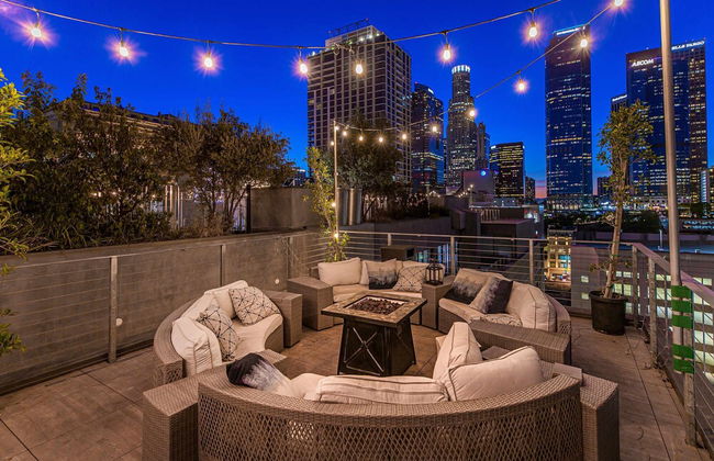 Stylish Deluxe 1BR At HWH by Oneluxstay - Foto 8