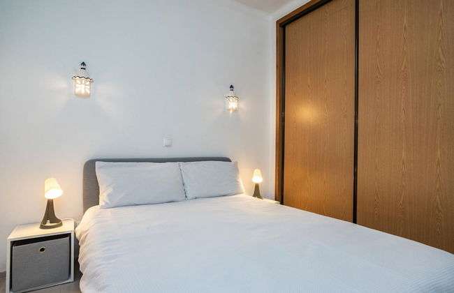 Nice Terrace and Pool Alvor Flat - Photo 10