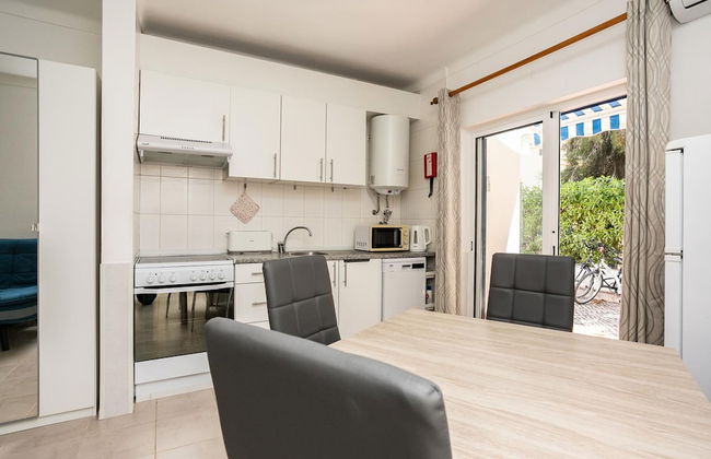 Nice Terrace and Pool Alvor Flat - Photo 15