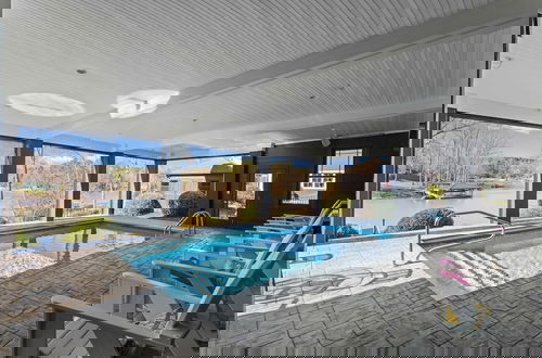 Foto 57 - Luxury Lakefront Stay Private Dock, Indoor/outdoor Pool The Retreat