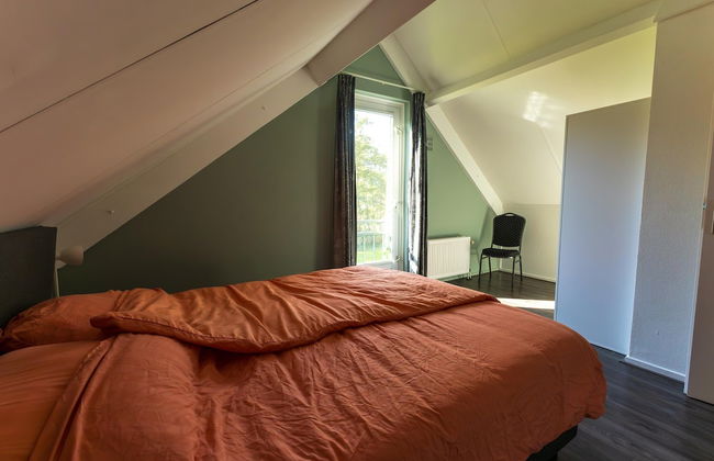 Alluring Holiday Home With Garden - Photo 5