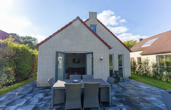 Alluring Holiday Home With Garden - Photo 24