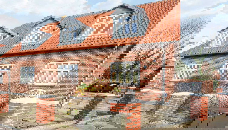 Foto 1 - Holiday Home, Near Town Square
