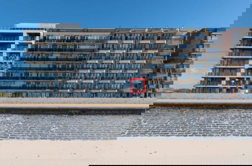 Photo 20 - Apartment With Frontal sea View in Raversijde