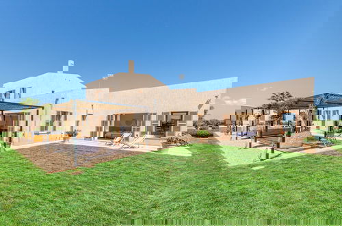 Photo 57 - Villa With Furnished Terrace in Campos