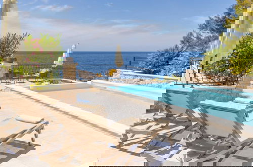 Foto 40 - Sunlit Shores Beach Villa With Pool, Gym and Sauna