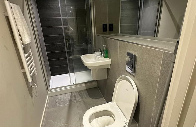 2br-2ensuite-balcony-cityview-parking-central - Photo 7