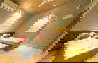 Photo 3 - Seasons Suites HBR