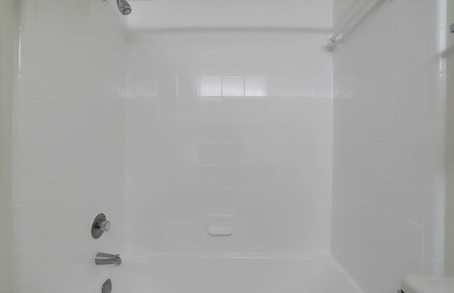 Convenient Apt Near Airport - Foto 43