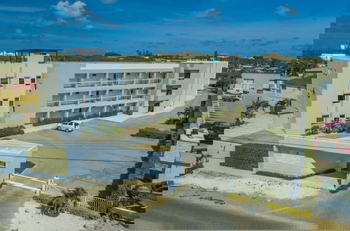 Foto 22 - Charming 1br1ba Condo in Great Location With Pool
