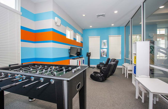 Modern Chic Home Mickey and Toy Story Rooms - Foto 53