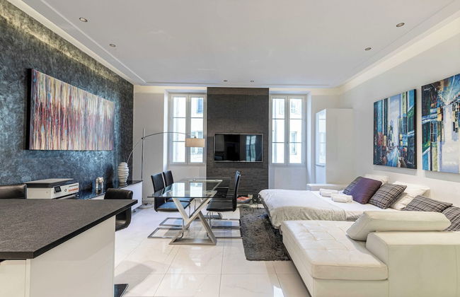 Large Renovated Studio - rue Hoche - Cannes Center - Photo 5
