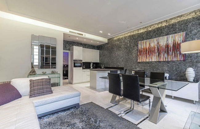 Large Renovated Studio - rue Hoche - Cannes Center - Photo 7