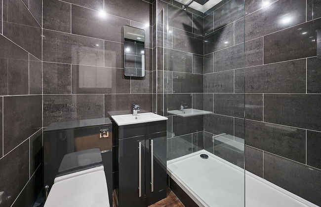Host Stay Deluxe Studio for Two Sevenstay Apartments - Photo 4