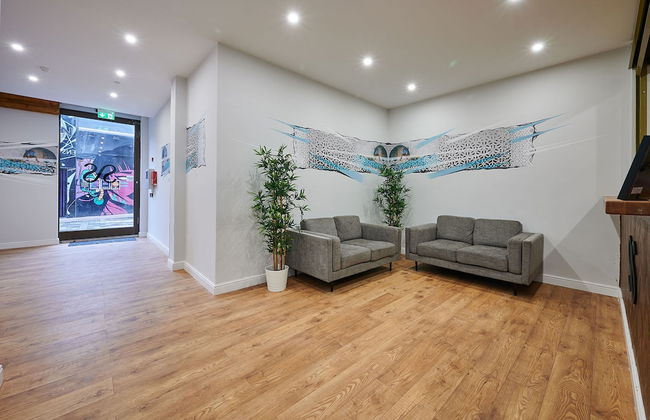 Host Stay Deluxe Studio for Two Sevenstay Apartments - Photo 16