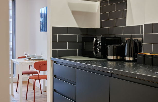 Host Stay Deluxe Studio for Two Sevenstay Apartments - Photo 14